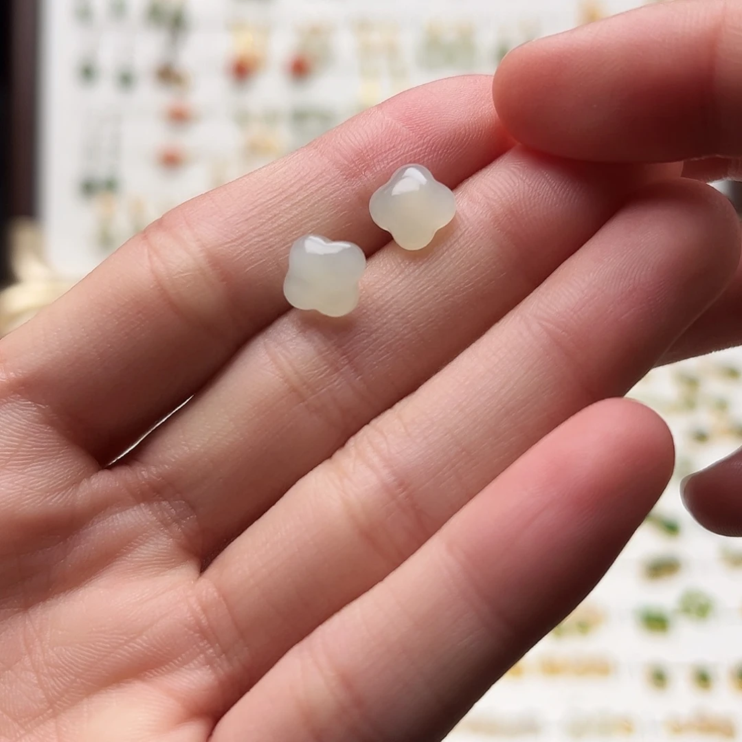 银S925镀金镶嵌和田玉耳饰