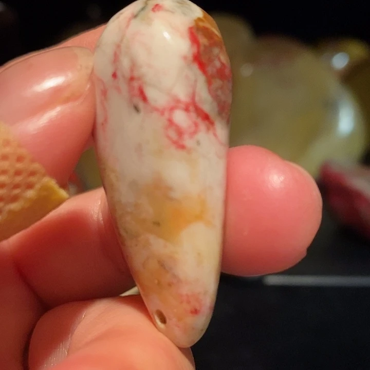 昌化鸡血石品质佳挂件