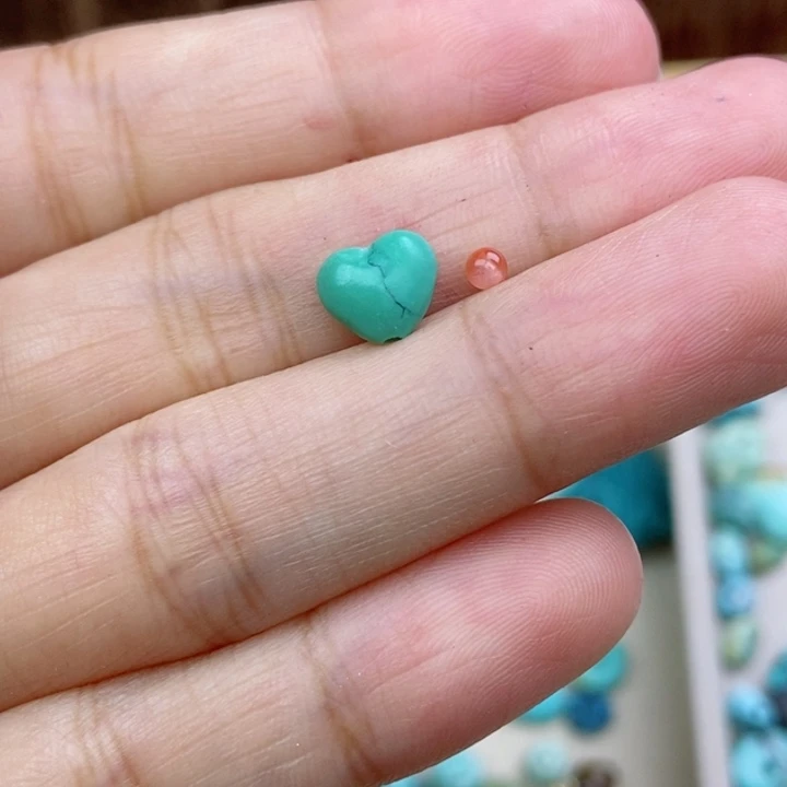 南红玛瑙未镶嵌珠宝奇石