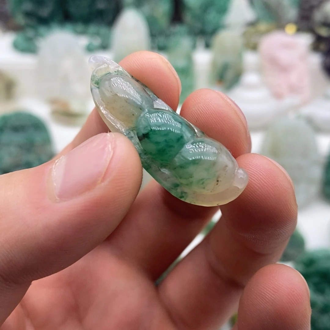 心***情独山玉未镶嵌颈饰