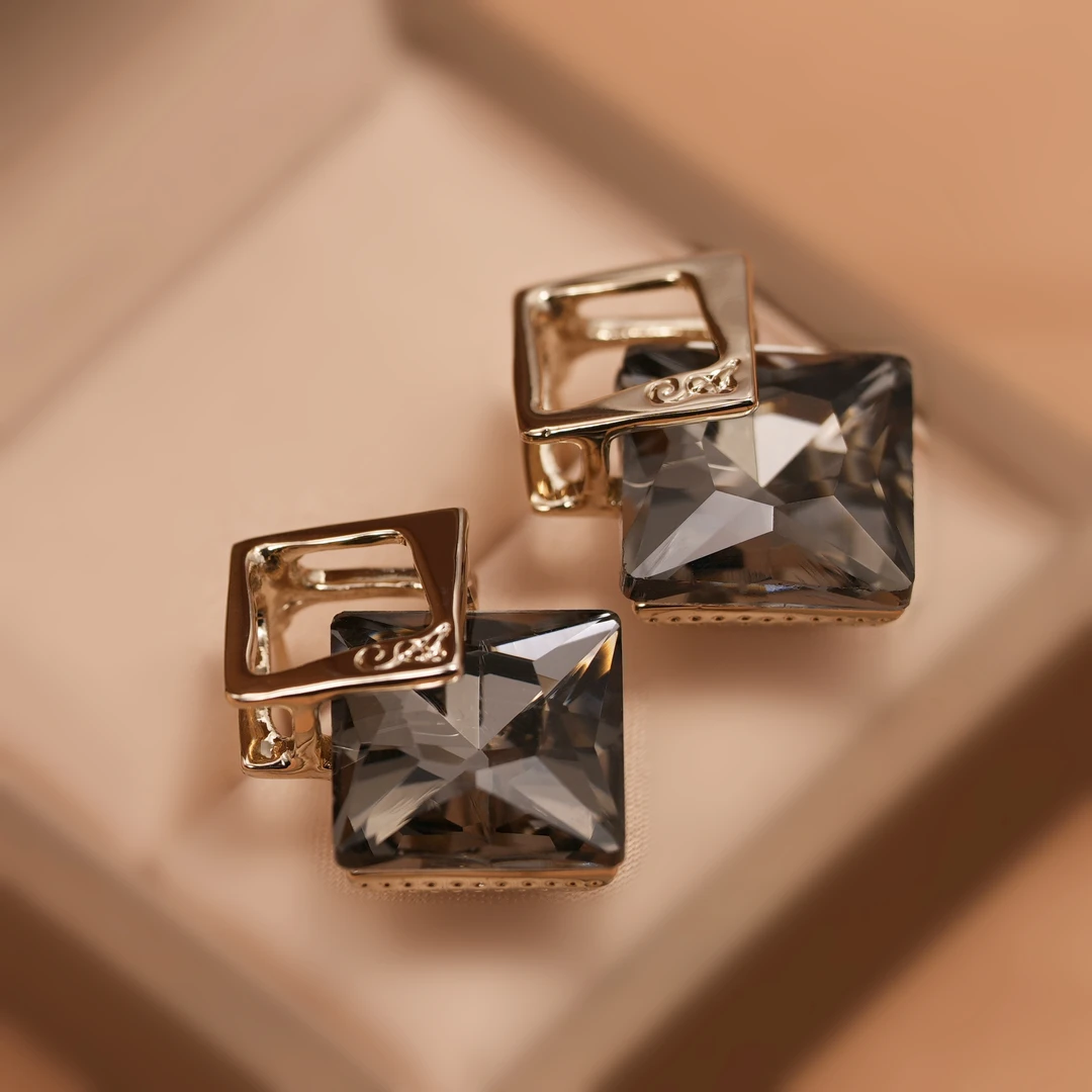 铜合金合成锆石耳饰 韩国气质百搭菱形耳钉超闪简约方形耳环女ins