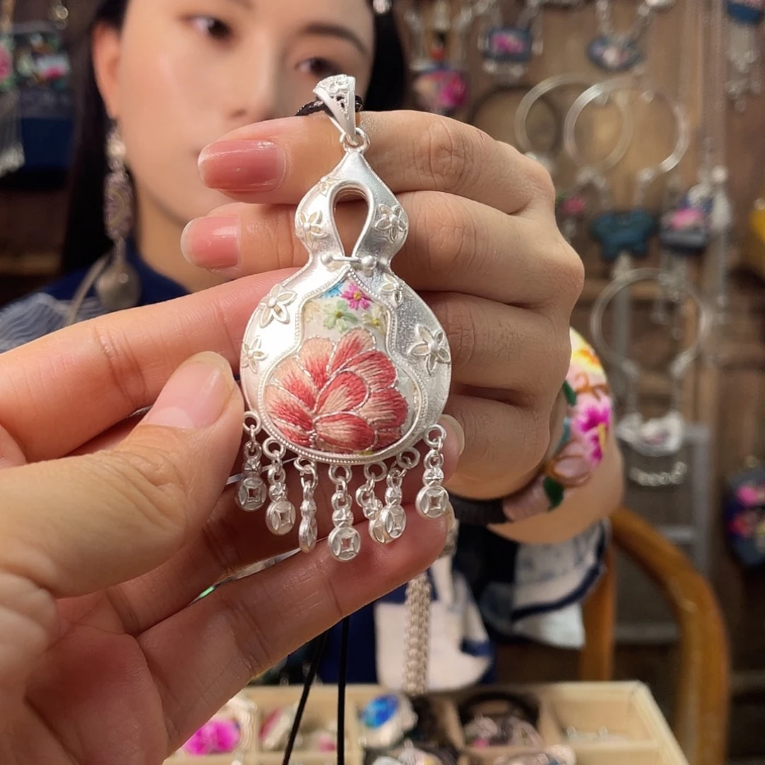 花岗石铁合金项链