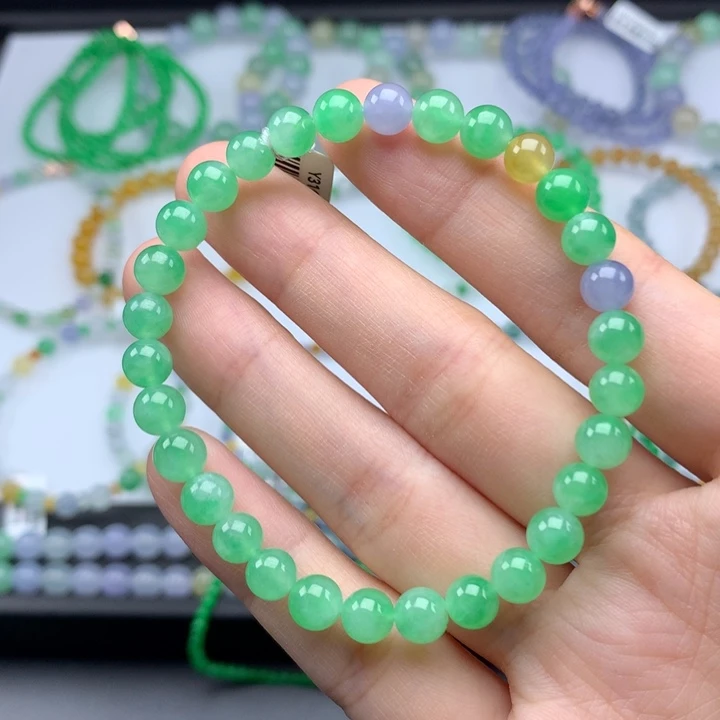 翡翠手镯未镶嵌翡翠