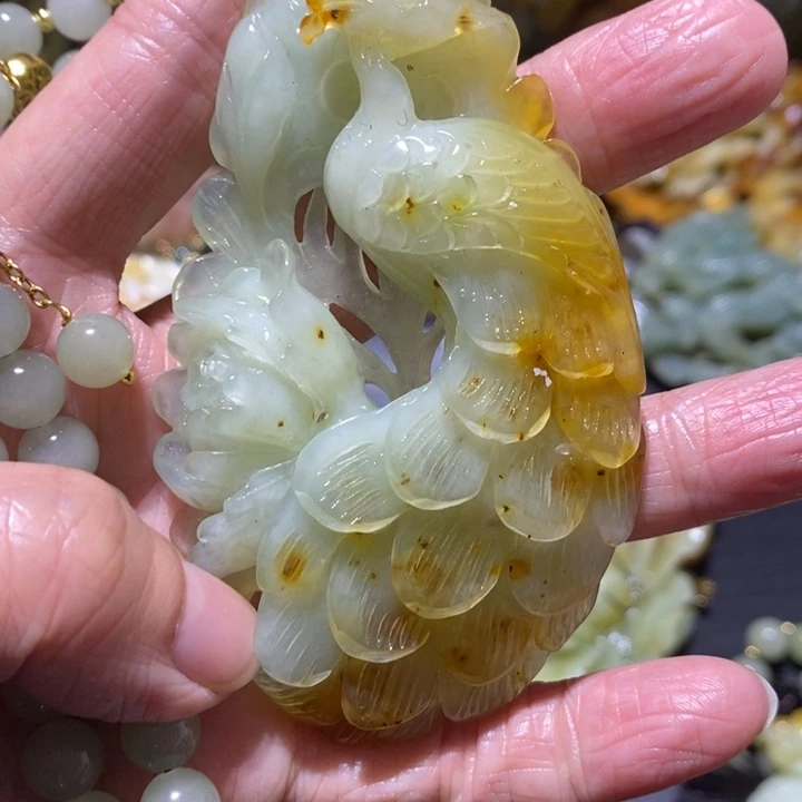 蛇纹石玉岫玉吊坠未镶嵌