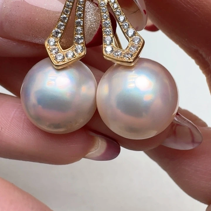 拼合珍珠（马贝珠）耳饰18K金镶嵌