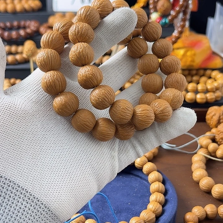 猴头核桃手串15来宝凤羽猴头手串各一条