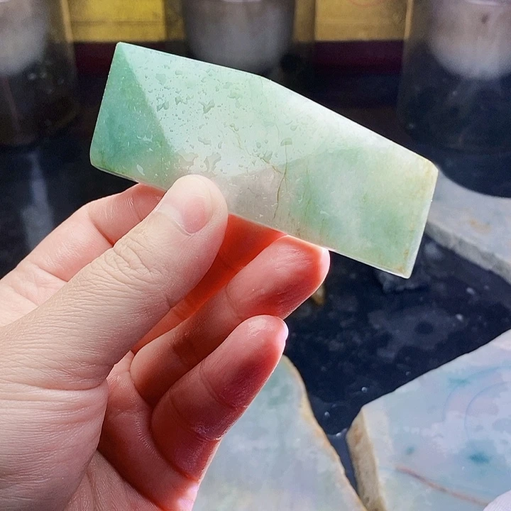 翡翠未镶嵌颈饰毛料47