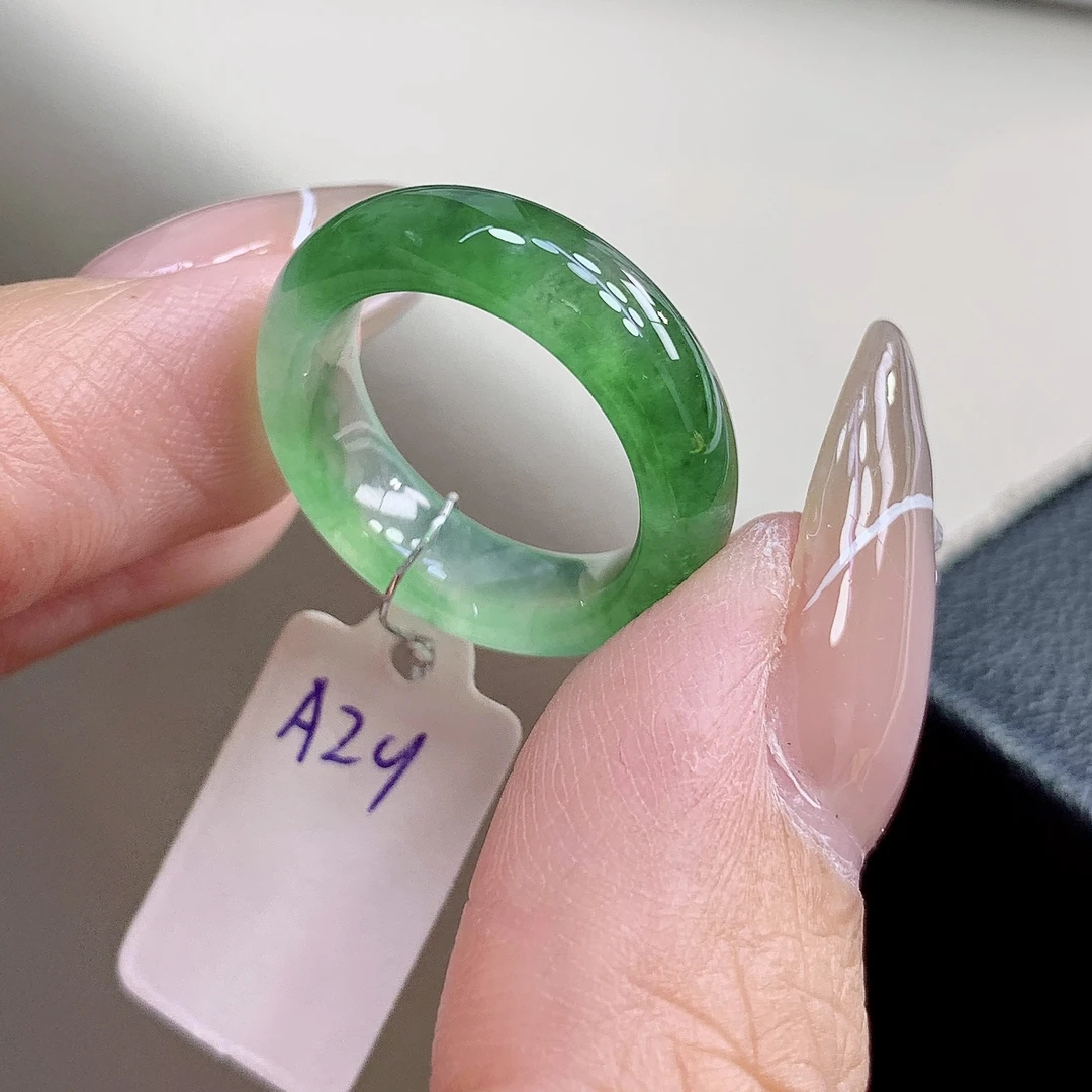 天然缅甸翡翠11号12号 满色冰种辣绿戒指戒圈 尺寸16-5.9-3.6mm