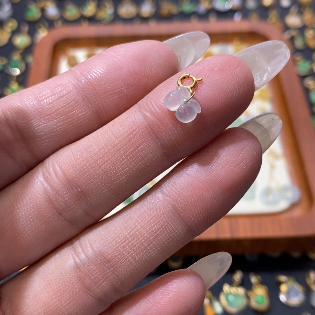 翡翠18K金镶嵌颈饰翡翠