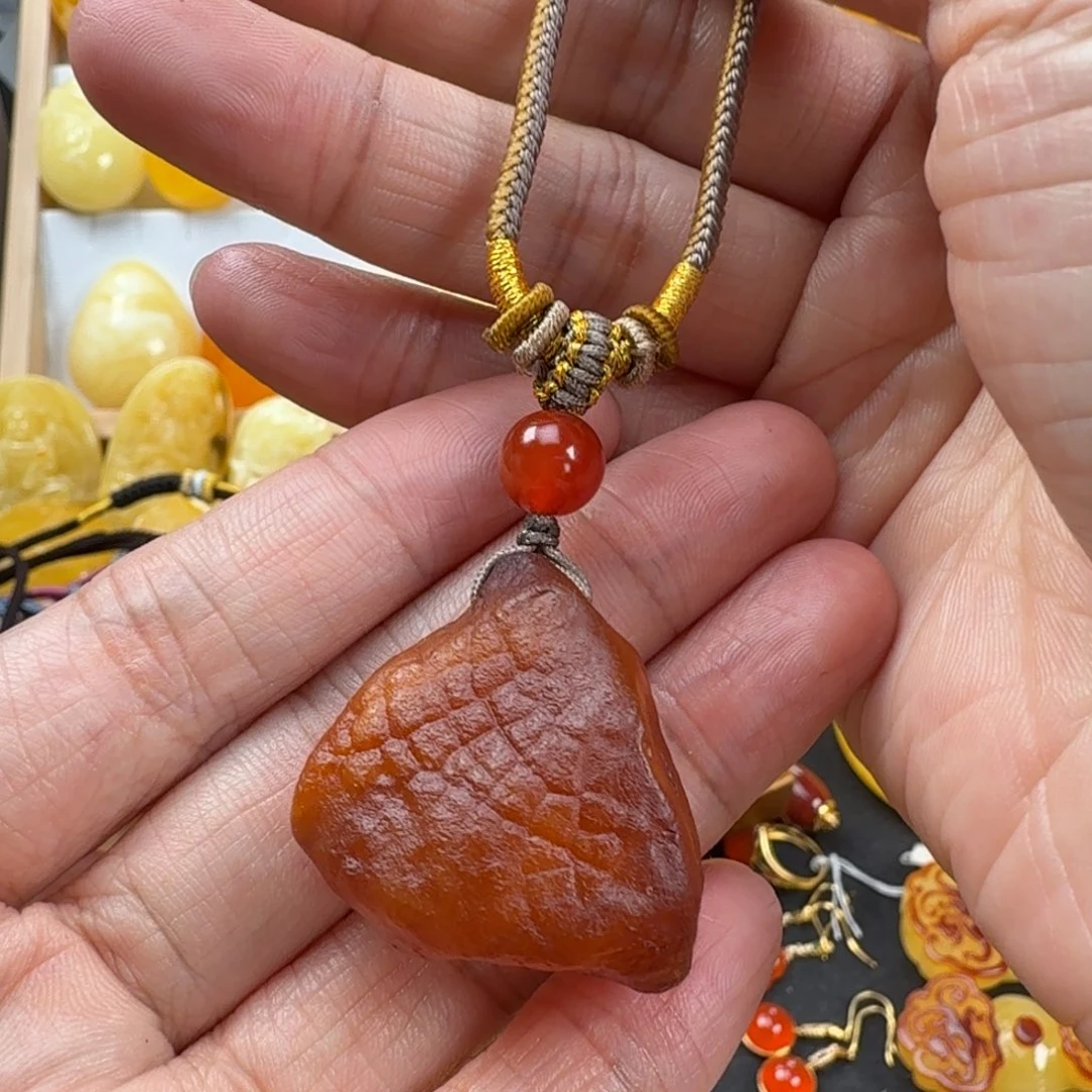 蜜蜡未镶嵌颈饰蜜蜡