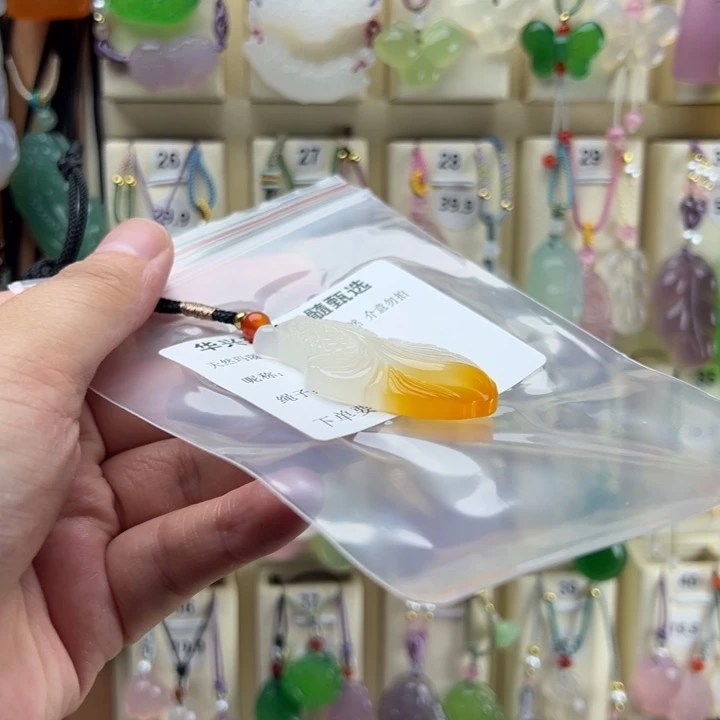 玛瑙/玉髓颈饰未镶嵌天**?