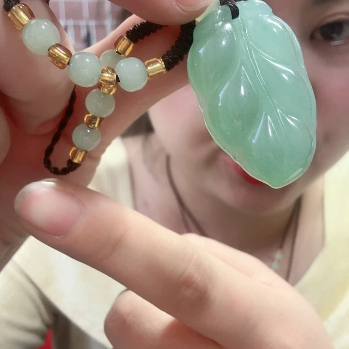 石英质玉未镶嵌颈饰叶子颜色多样性发货