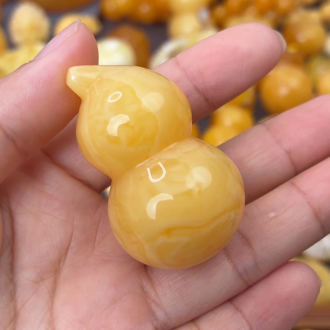 裸石虫珀未镶嵌葫芦