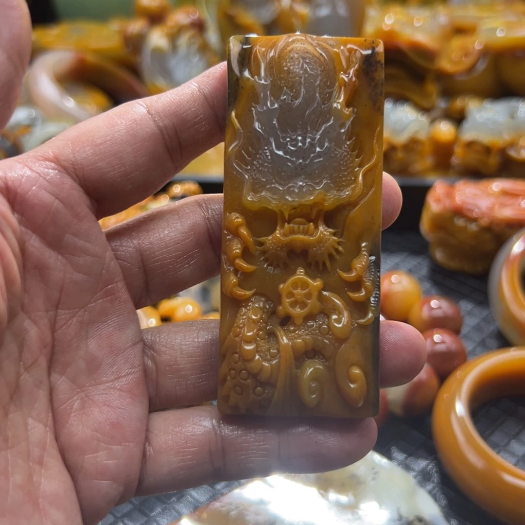 石英质玉未镶嵌颈饰