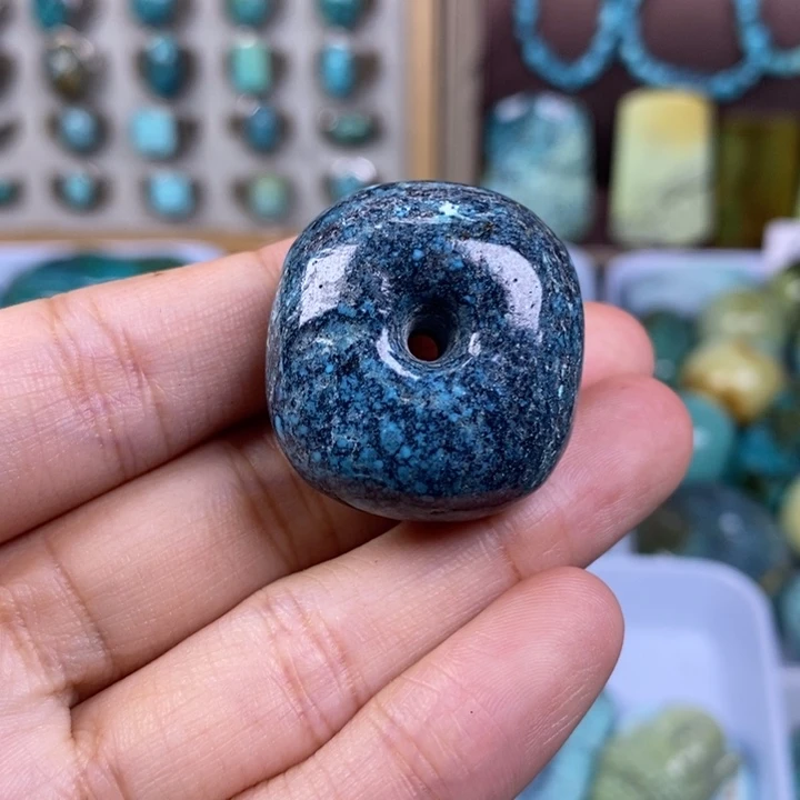 绿松石未镶嵌颈饰