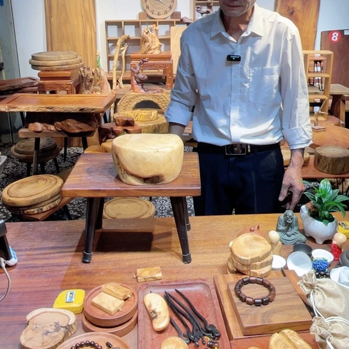 木（非红木类）卿**婧