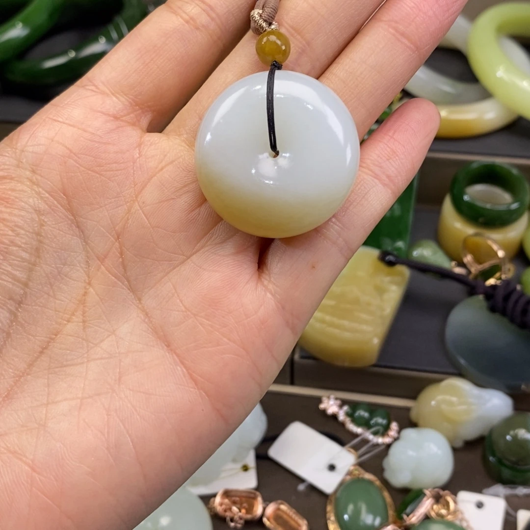 和田玉未镶嵌挂件