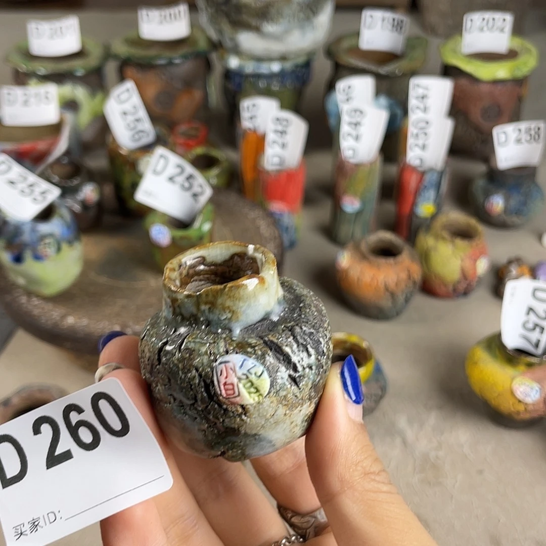 j***h小白孤品 拇指 内口2左右 百搭