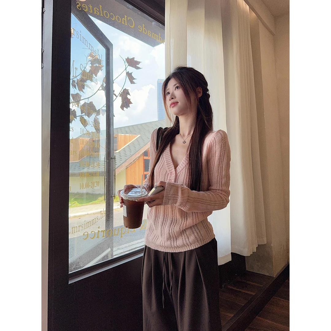 2025秋季新款韩系设计感高级感百搭V领纽扣修身显瘦长袖毛衣女潮
