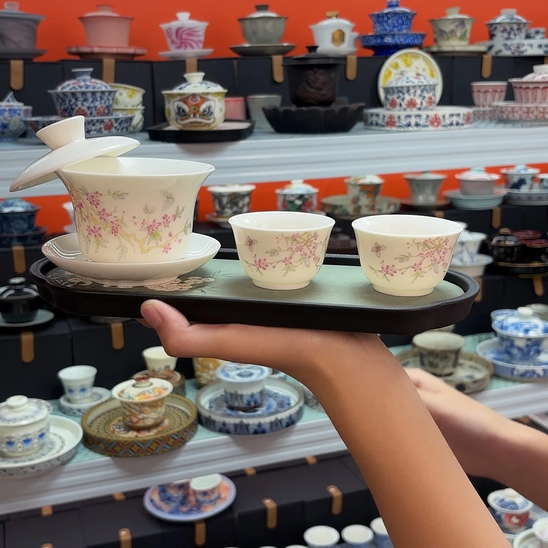 悬停车辆在停盘时间盖碗