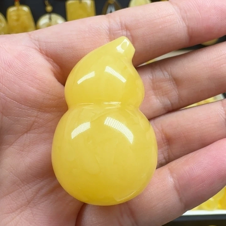 蜜蜡未镶嵌珠宝奇石