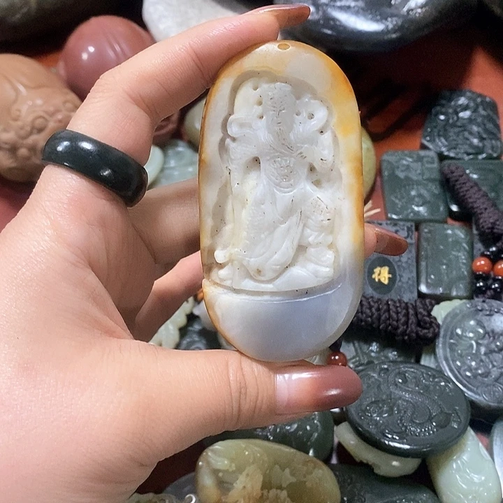 未镶嵌和田玉（糖玉）挂件一**水