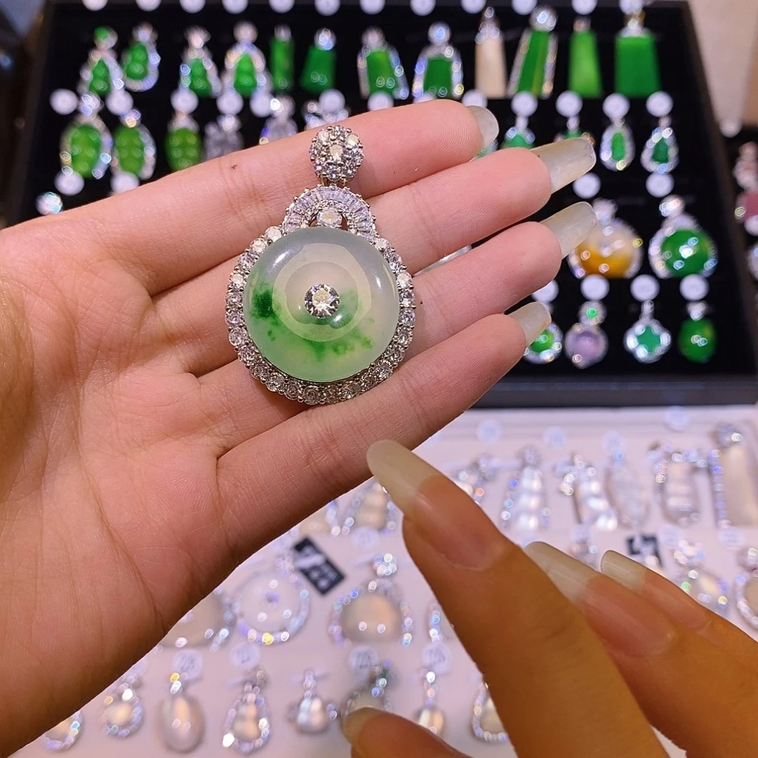 玛瑙/玉髓颈饰合金