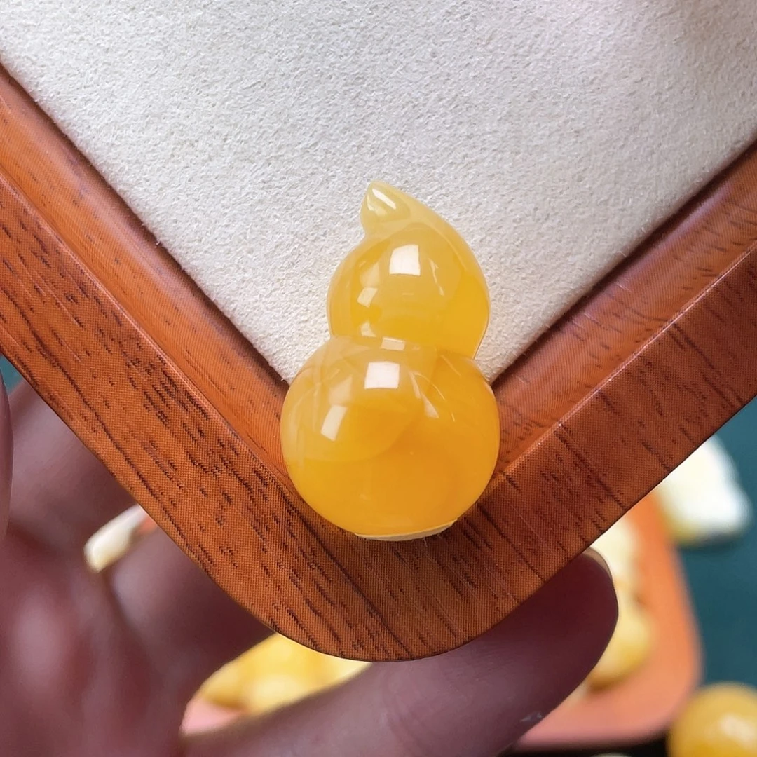 琥珀裸石未镶嵌蜜蜡