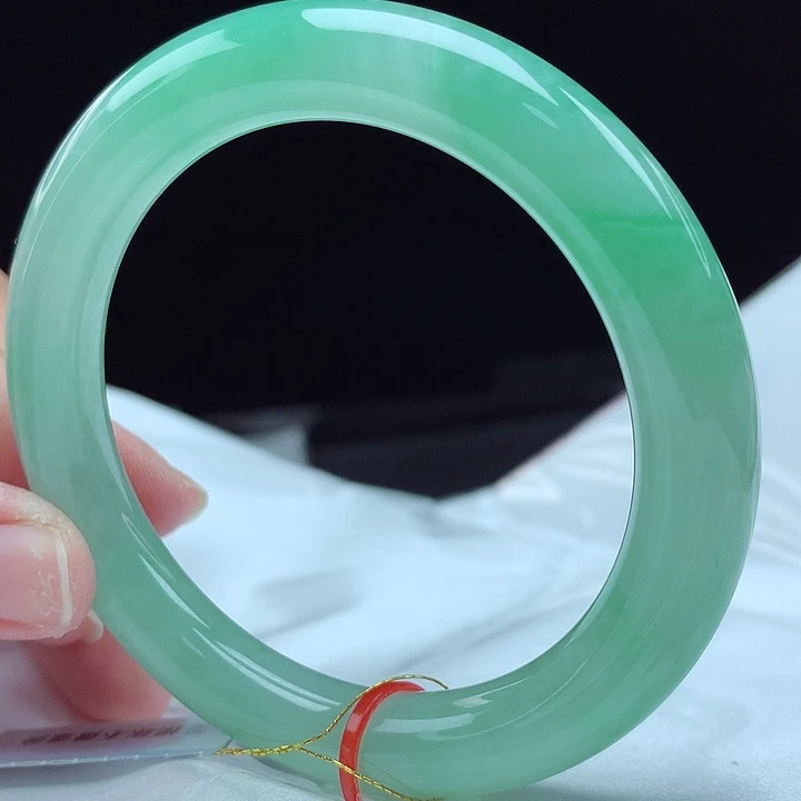 翡翠未镶嵌手镯55圆0671