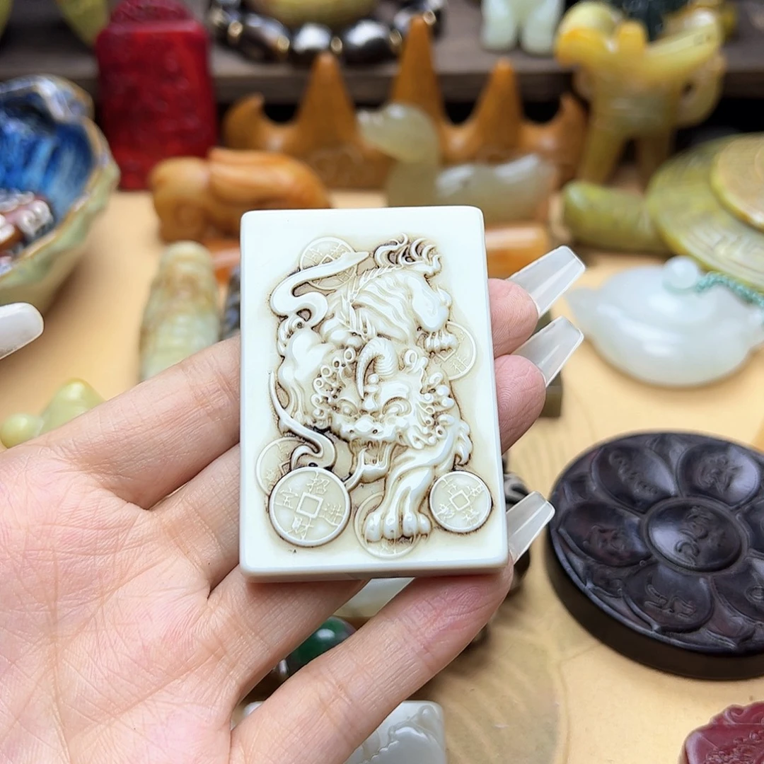 和田玉（糖玉）未镶嵌颈饰