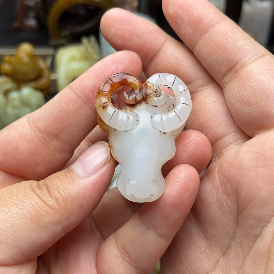 和田玉颈饰未镶嵌男**线