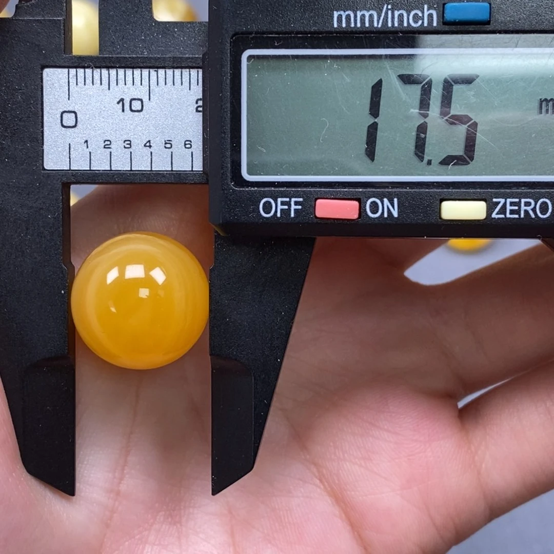 未镶嵌琥珀裸石纯天然