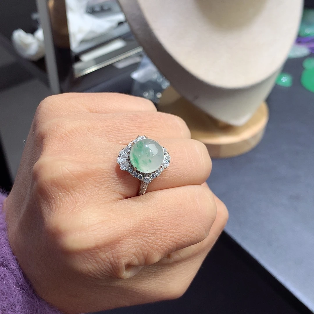 颈饰银S925镶嵌石英质玉（非洲翠）