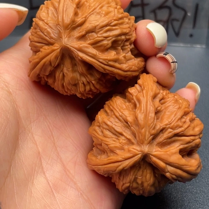 我***我文玩核桃吊坠白狮子