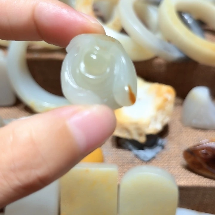 和田玉（糖玉）未镶嵌手链