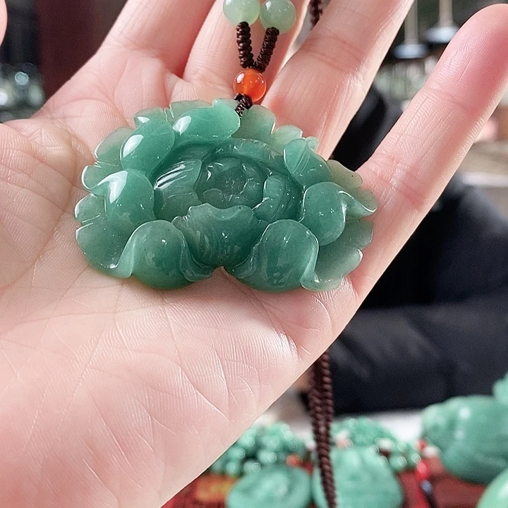 密玉（石英质玉）颈饰未镶嵌