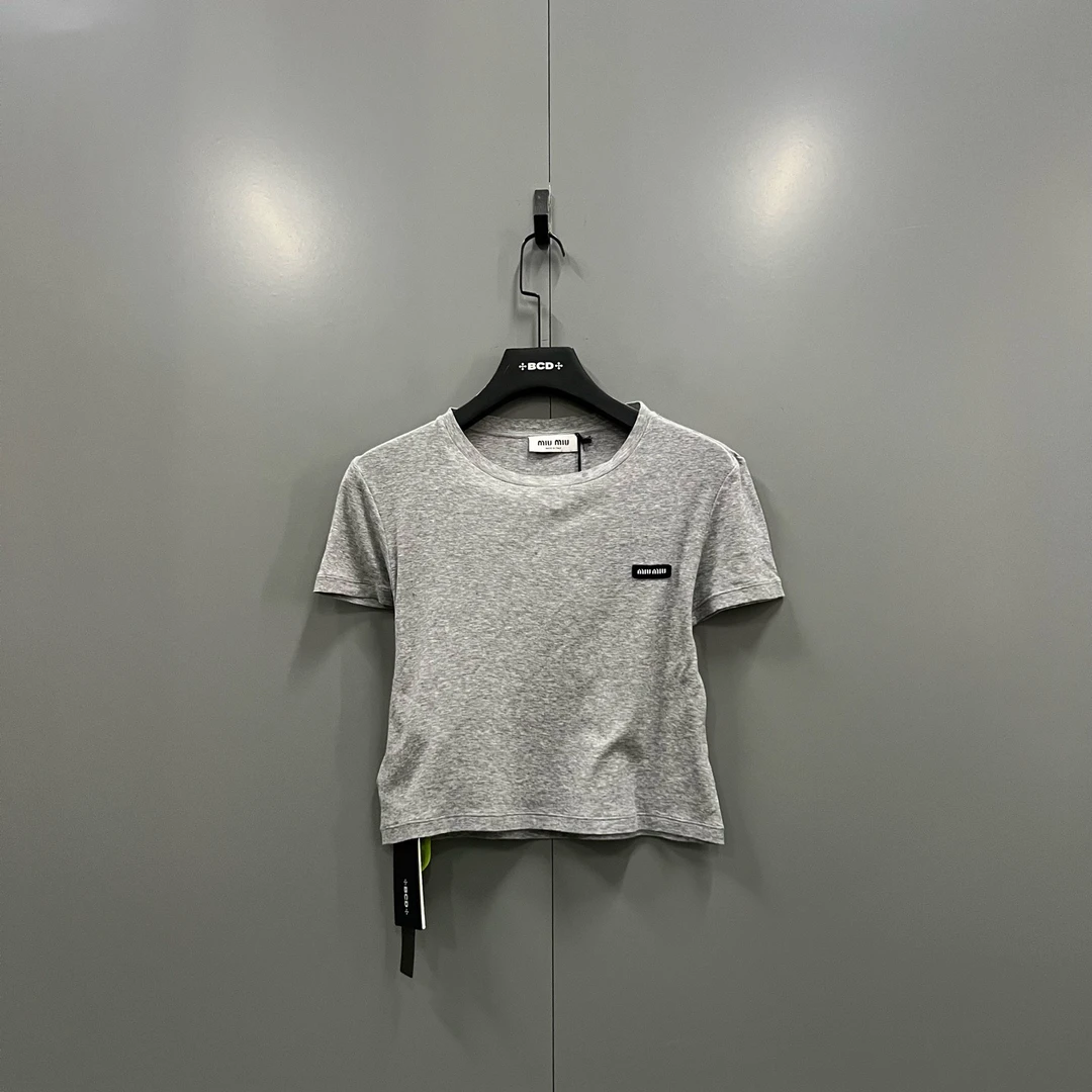 未使用 MIU MIU/缪缪 tt4 24ss 灰色logo短袖 XS码/610511