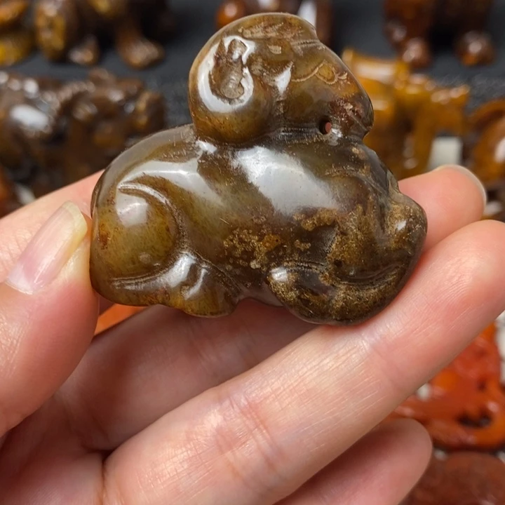 未镶嵌蛇纹石玉颈饰14
