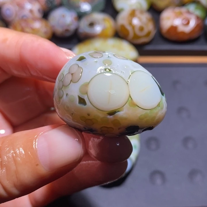 未镶嵌玛瑙/玉髓珠宝半成品93