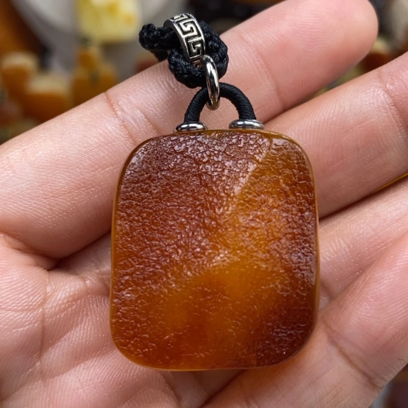 【闪购商品】琥珀颈饰未镶嵌