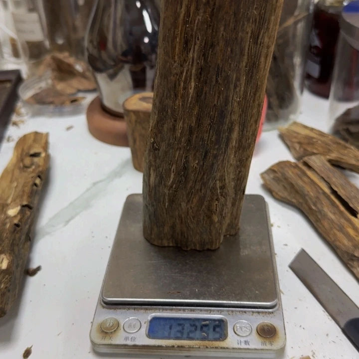 沉香沉香碎屑糖结132克