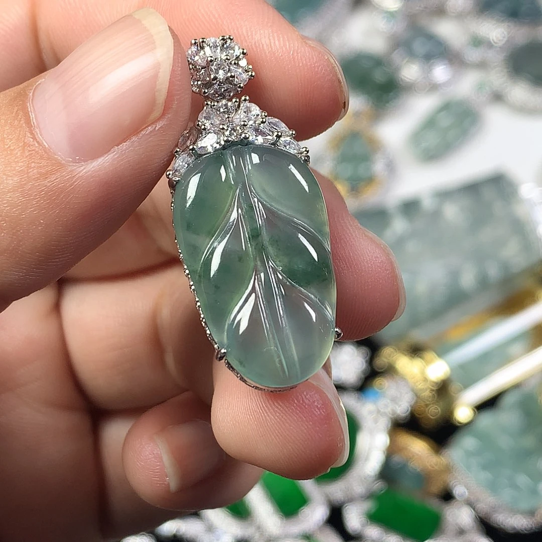 翡翠未镶嵌颈饰叶子