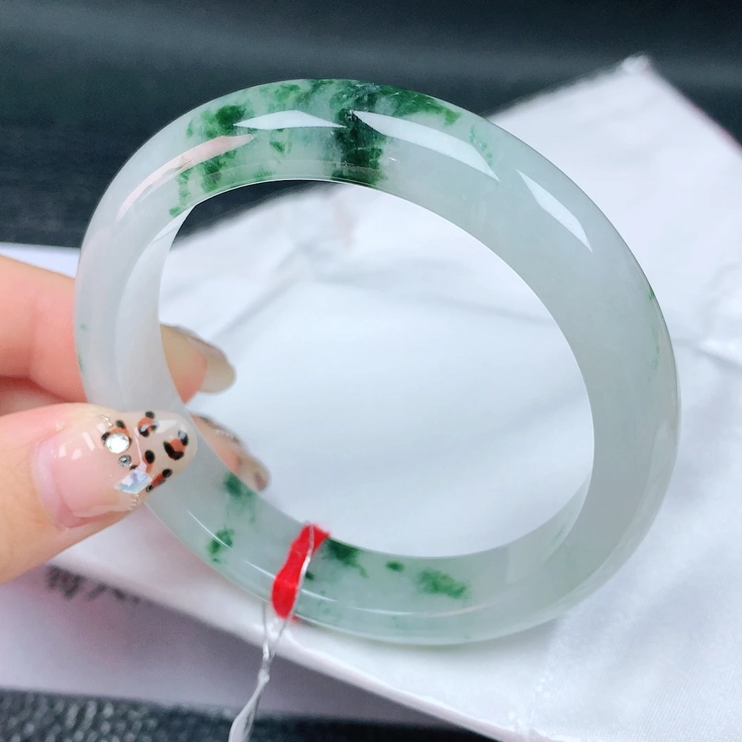 翡翠手镯未镶嵌57圈