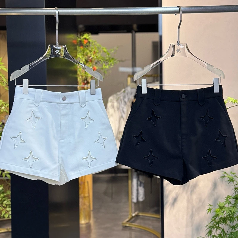 设计师品牌ANNAKIKI百搭四芒星镂空中腰短裤