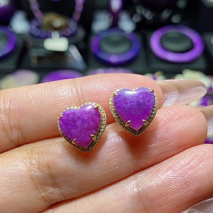 18K金镶嵌苏纪石（舒俱来）耳钉