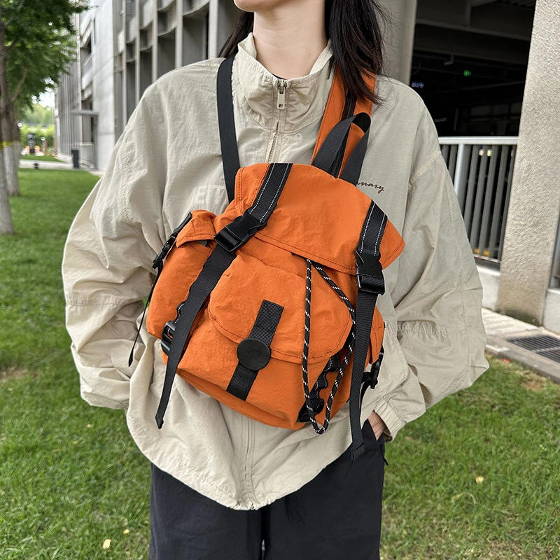 新款高颜值户外大容量旅行登山女士书包轻便专业旅游登山登山包