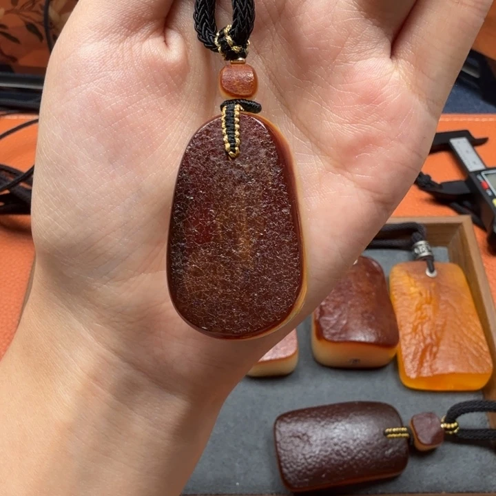 蜜蜡未镶嵌吊坠(赠链)