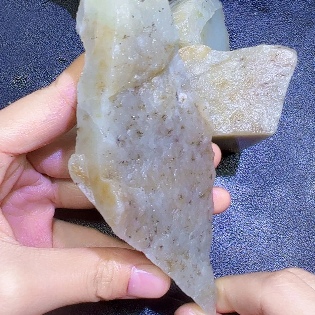 未镶嵌和田玉（糖玉）珠宝半成品