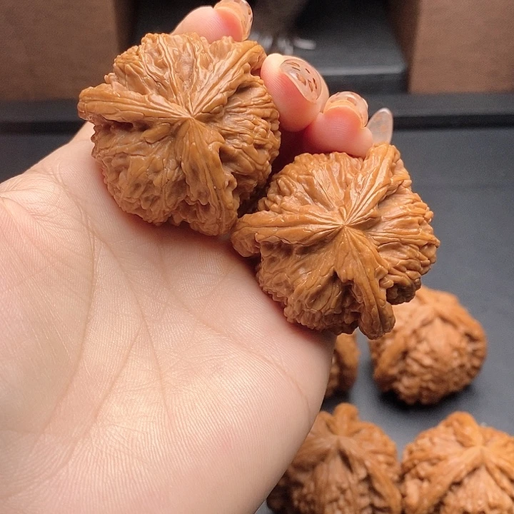 漢***韵核桃核桃吊坠白狮子