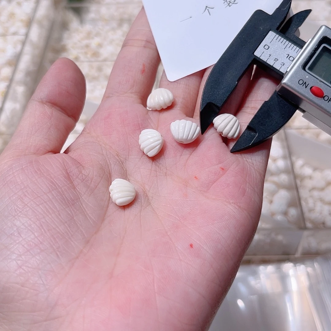 水晶未镶嵌珠宝半成品111 。